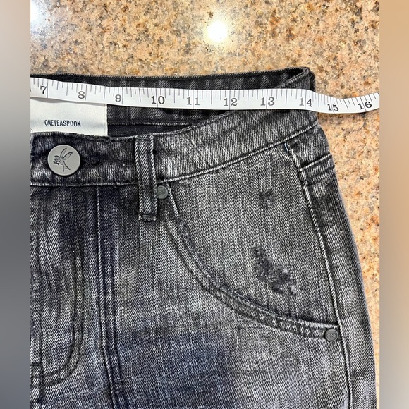 One Teaspoon Truckers Mid Waist Straight
Leg Denim Jeans size 26 AU/ 4 US NWT - Picture 4 of 13